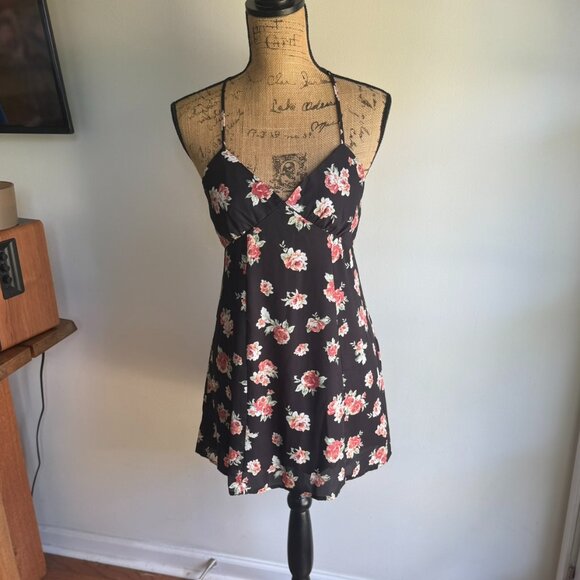 Forever 21 – Black Floral Skater Mini Dress – Size Small - Picture 3 of 12